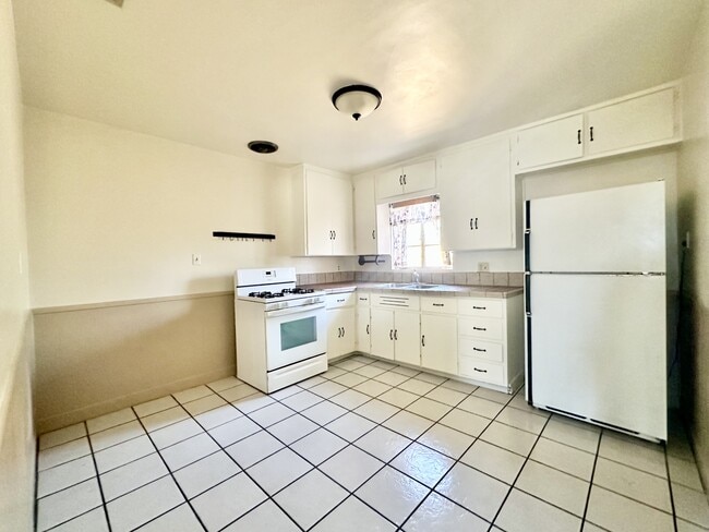 Building Photo - 1150 N Jones Blvd