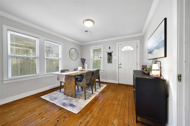 Building Photo - 1132 E 28th St