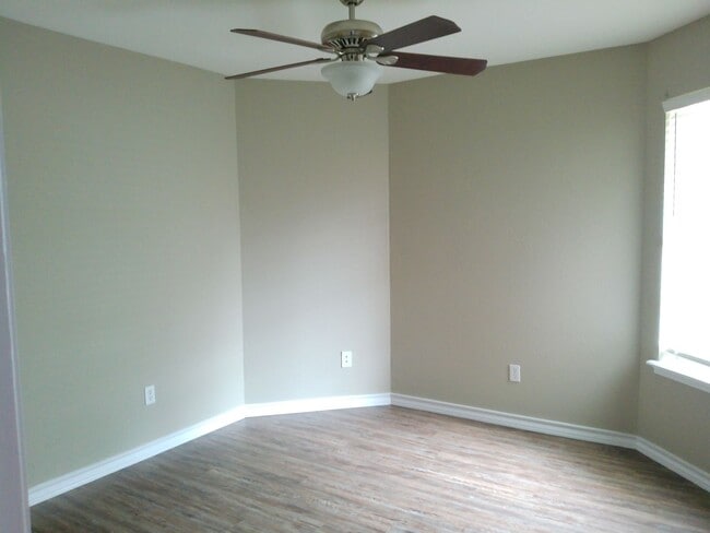 Building Photo - 1106 Cupertino St