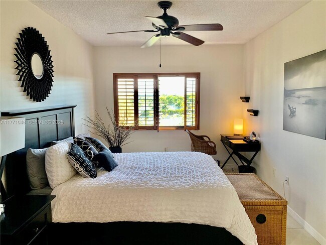 Building Photo - 2105 Lavers Cir