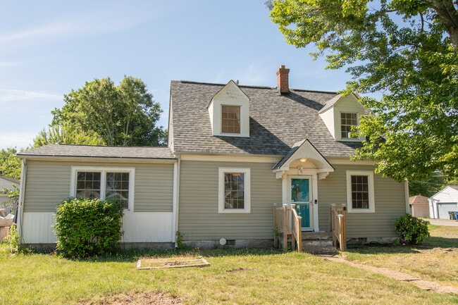 Building Photo - 26 Davis Ave