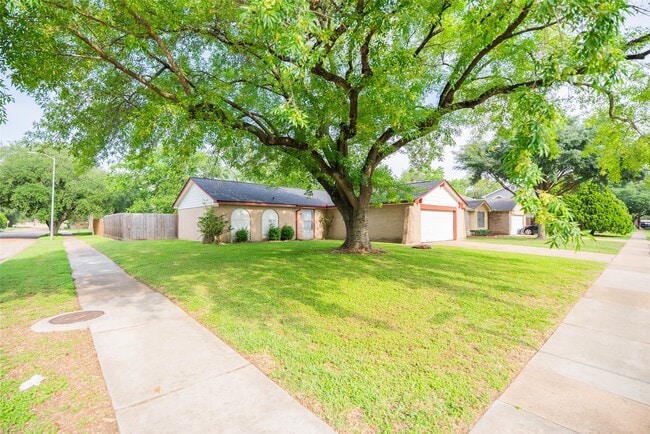 Building Photo - 7603 Wovenwood Ln