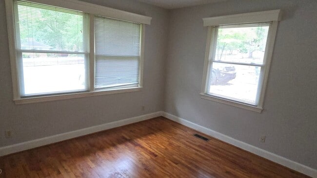 Building Photo - Forest Acres-Duplex