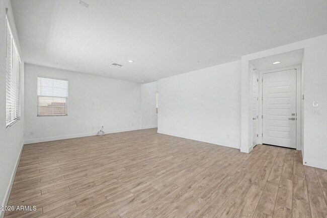 Building Photo - 21505 E Sparrow Dr