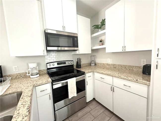 Building Photo - 1303 W Heritage Dr