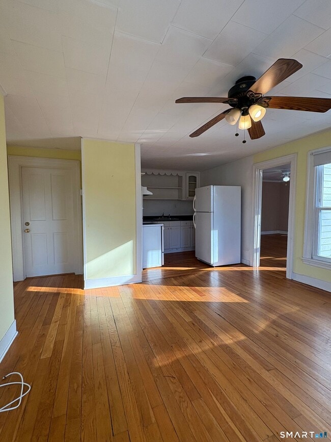 Building Photo - 10 High St