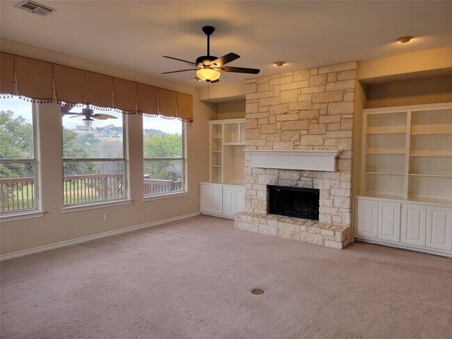 Building Photo - 404 Golf Crest Ln