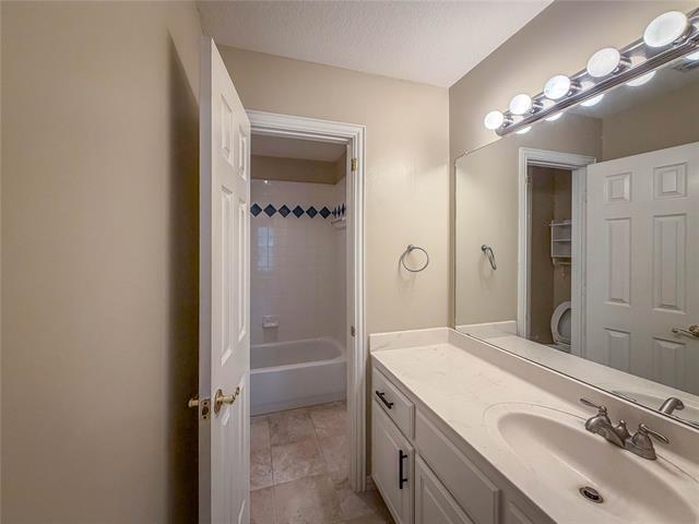 Building Photo - 1107 Normandy Dr
