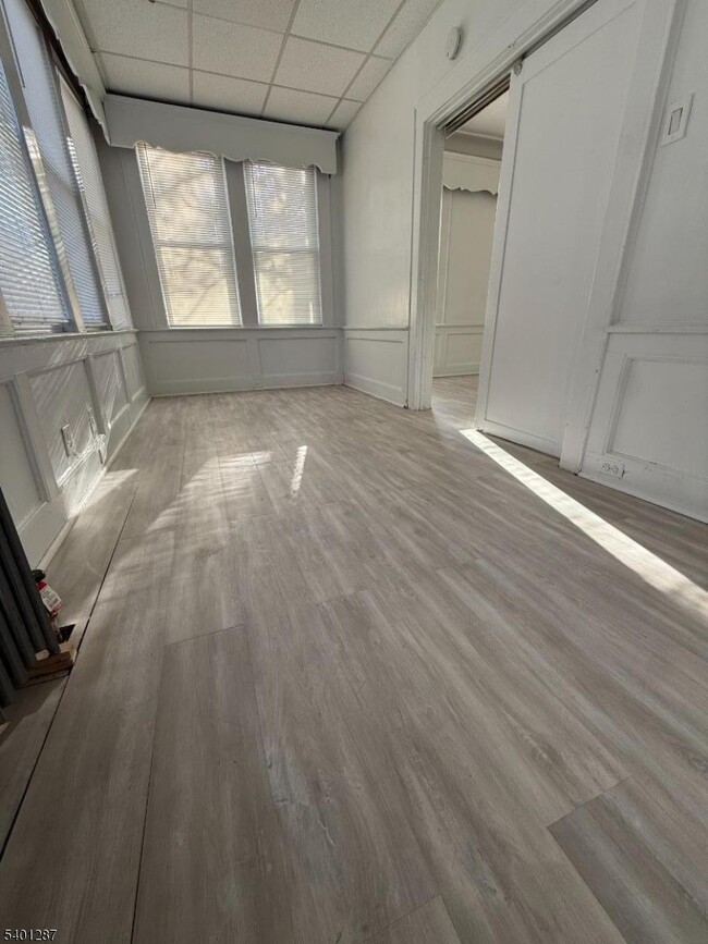 Building Photo - 85 Sunnyside Terrace