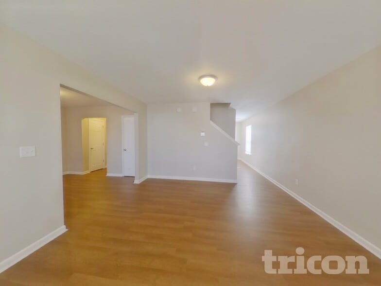 Building Photo - 318 Cavalier Ln