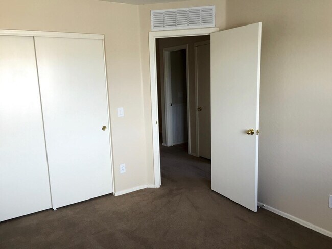 Building Photo - 21827 W Cocopah St