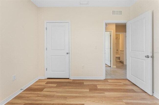 Building Photo - 17058 Oval Rum Dr