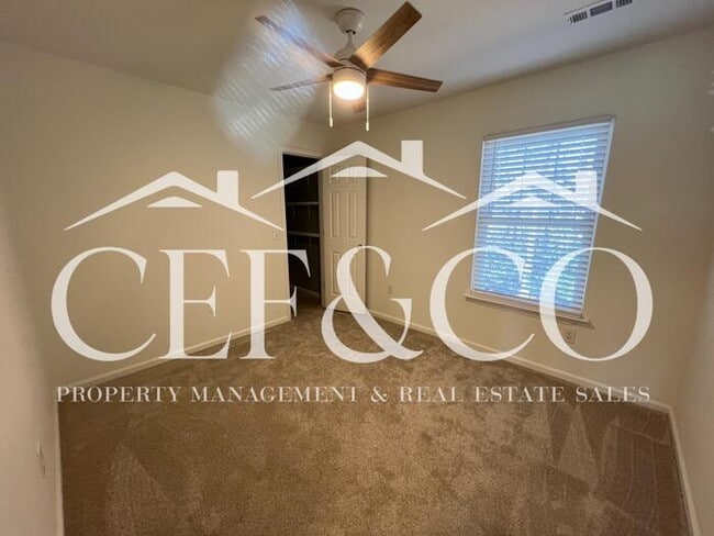 Building Photo - Lovely home now available in Duncan