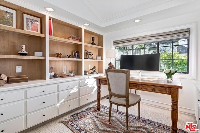 Building Photo - 1075 Wallace Ridge