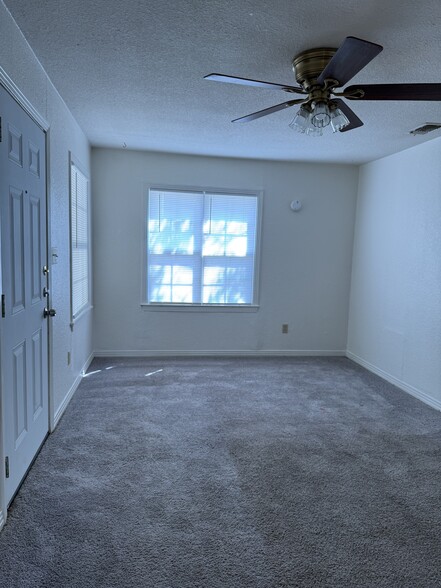 Building Photo - 1226 Green St