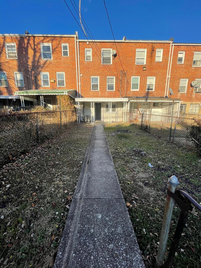 Building Photo - Yale Heights