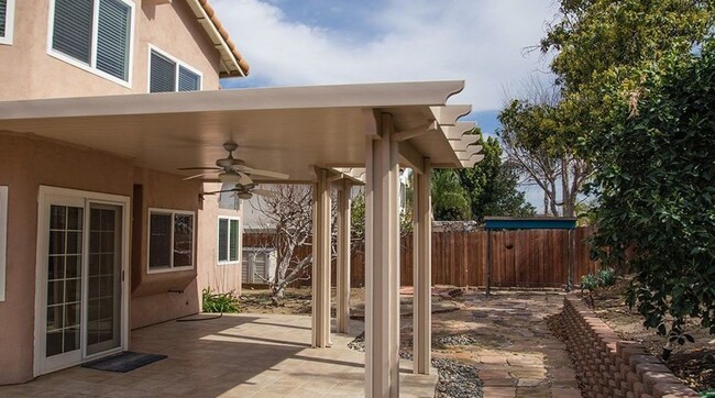 Building Photo - **Beautiful Lake Elsinore 3 Bdrm 2.5 Baths...