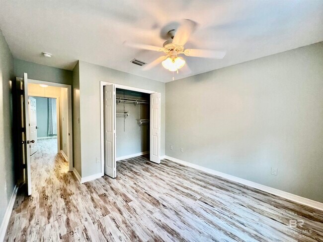 Building Photo - 444 Clubhouse Dr