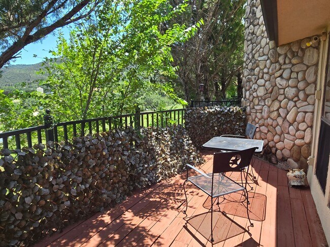 Building Photo - Spacious Condo With Covered parking