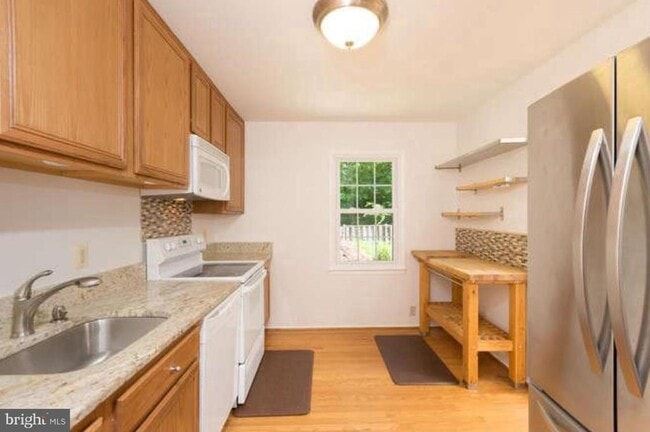 Building Photo - 8302 Moline Pl