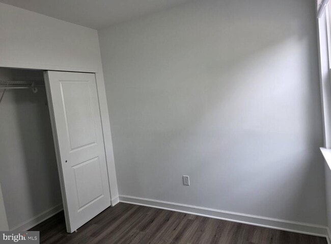 Building Photo - 514 Ryers Ave