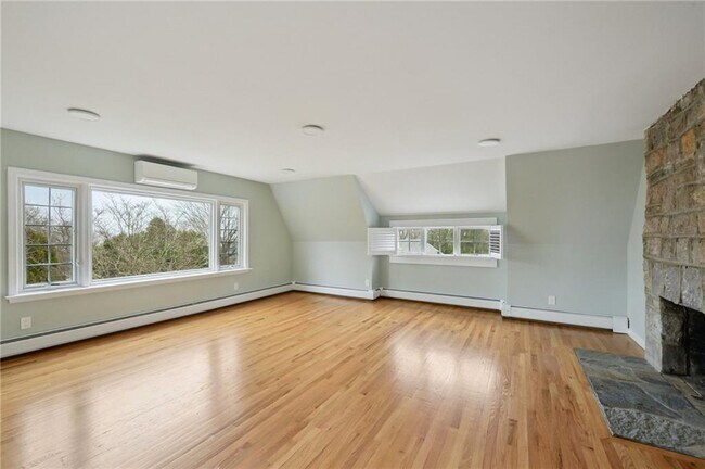 Building Photo - 450 Ocean Rd