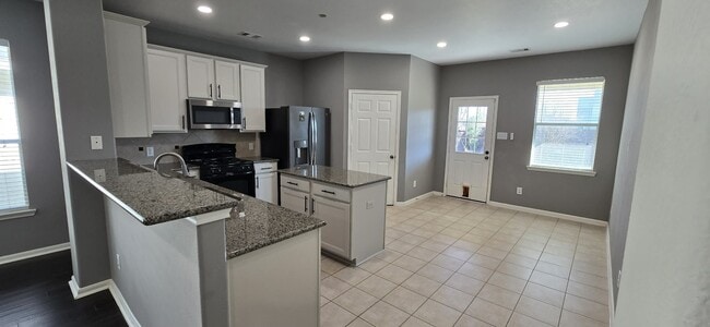 Building Photo - 21703 Sierra Long Dr