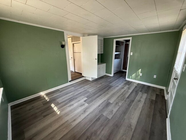 Building Photo - House in Benton