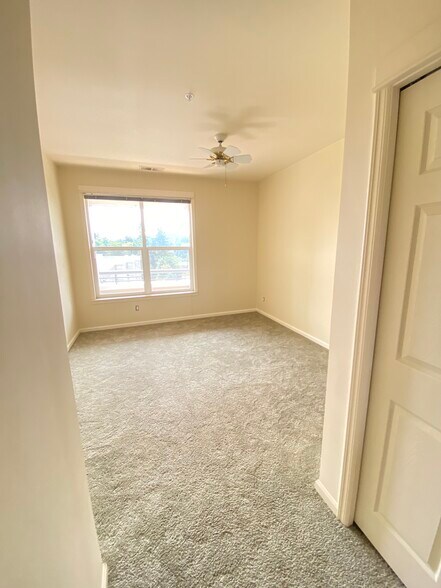 Large second bedroom - 10042 Main St