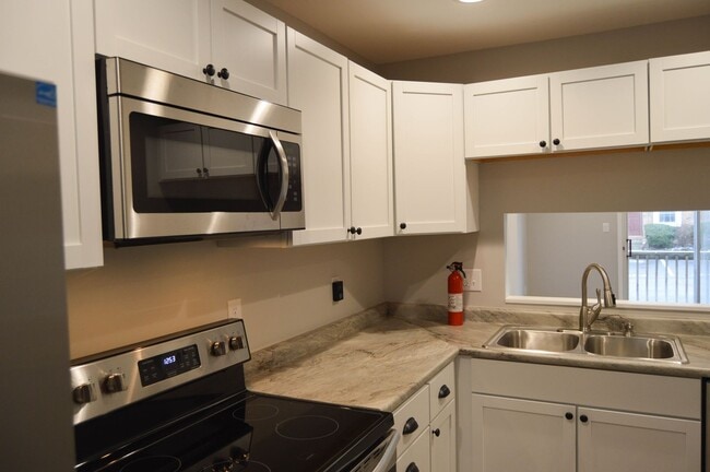 Building Photo - 2464 S Burberry Ln