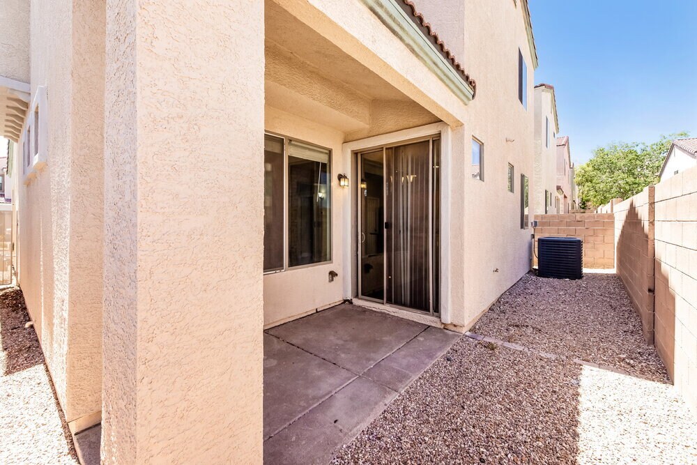 Building Photo - 10016 Bonterra Ave