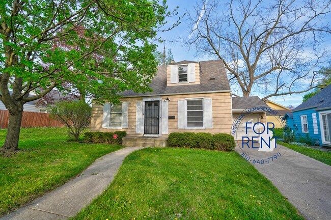 Building Photo - 708 Fremont St