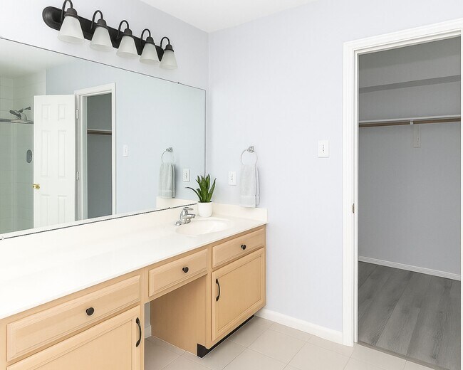 Building Photo - 29322 Fox River Dr