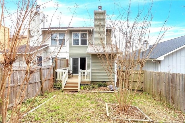 Building Photo - 2 Bedrooms 2.5 Bathrooms Townhouse