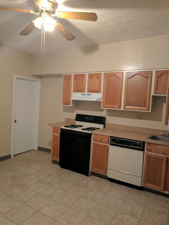Building Photo - Mt Washington 2 Bedroom Duplex