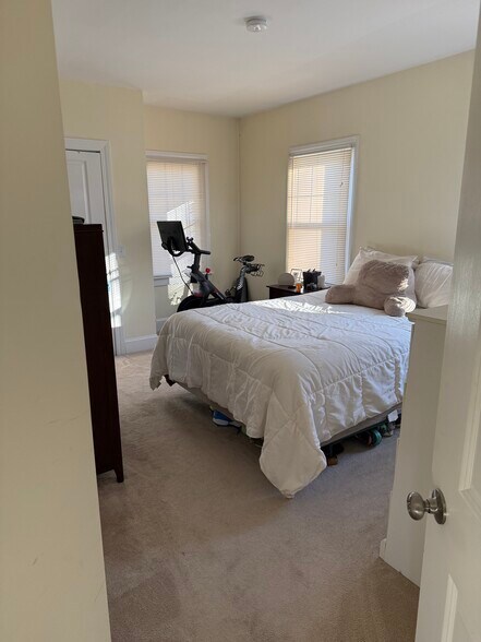 Building Photo - 51 N Main St