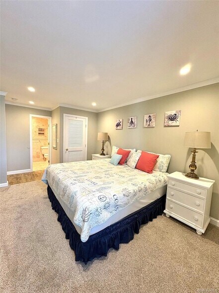 Building Photo - 253 Dune Rd