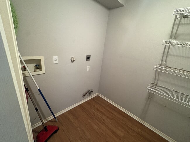 Building Photo - 4631 Mather