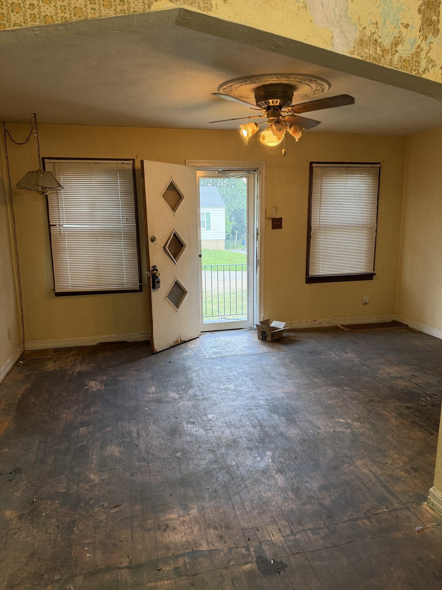 Building Photo - 2072 Coleridge Dr