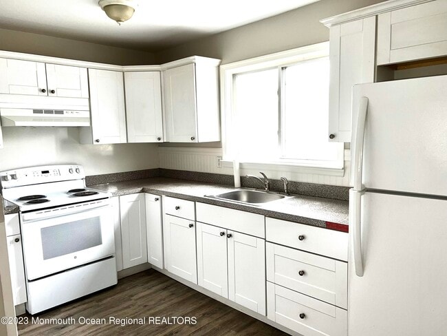 Building Photo - 215 Washington St