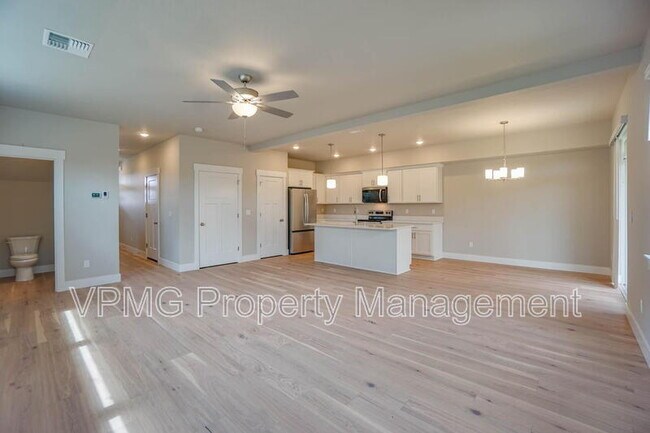 Building Photo - 2347 E Otter Lp