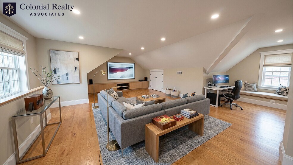 Building Photo - 42 Parsons St