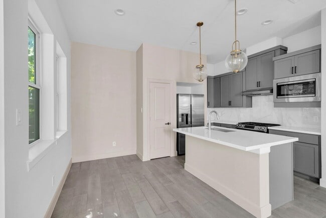 Building Photo - 9551 Neuens Rd