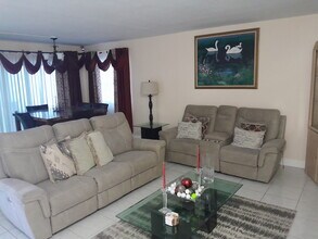 Building Photo - 2551 NW 41st Ave