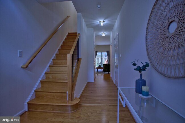 Building Photo - 14679 Seasons Dr