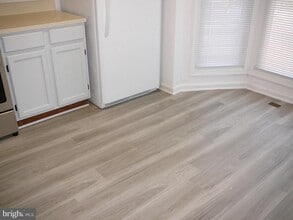 Building Photo - 302 Harrogate Rd