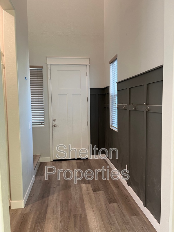 Building Photo - 391 N 157th Ln