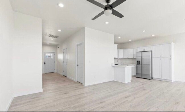 Building Photo - 505 N 80th Ave