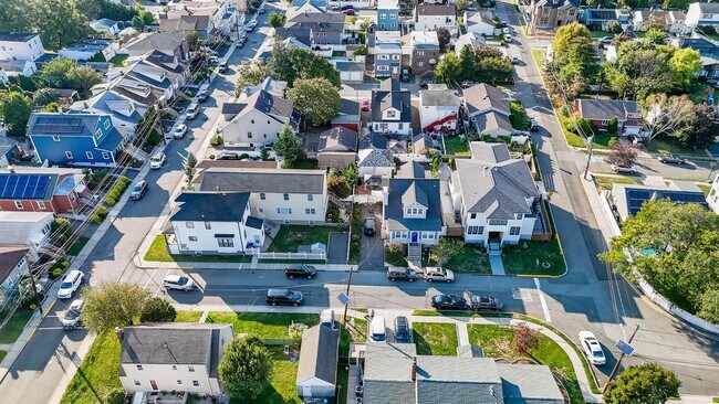 Building Photo - 1041 Stonewall Ln