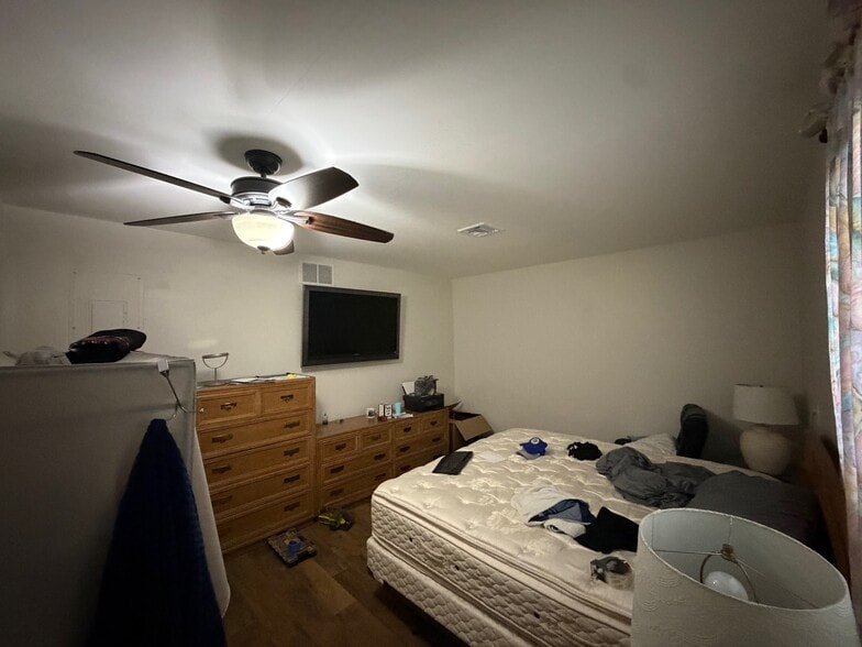 Building Photo - 4868 NW 27th St